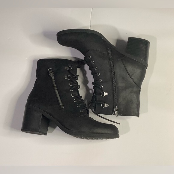 White Mountain Shoes - White Mountain Black Lace Up Boots